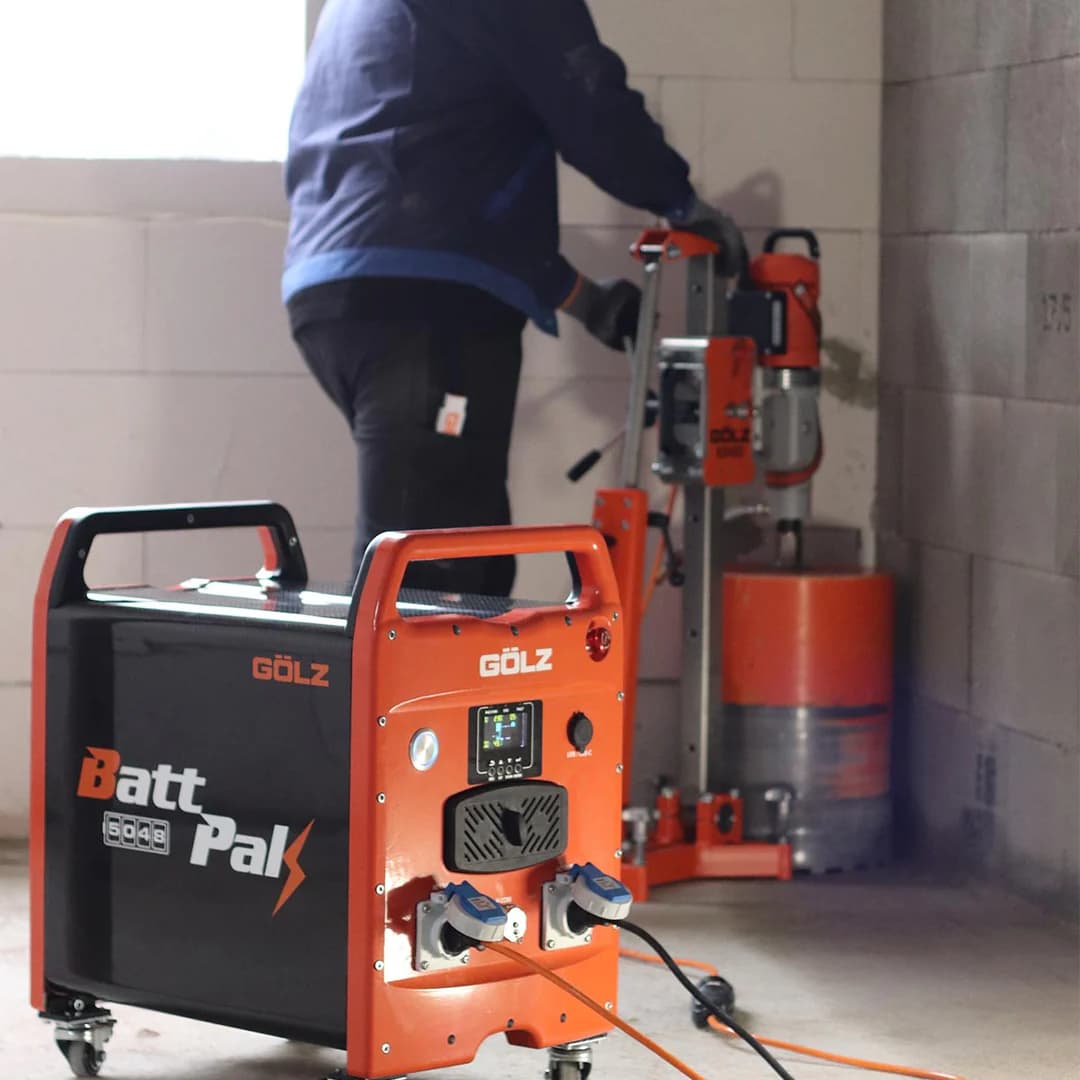 Goelz Batt-Pak BP5048 mobile Energieversorgung in der Seitenansicht